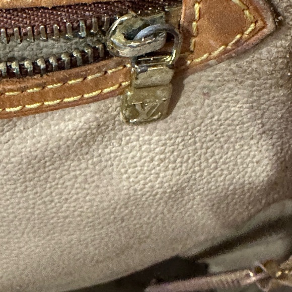 Authentic Monogram Louis vuttion bucket bag - Picture 4 of 10